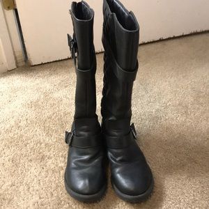 Girls Stevie’s tall black w/quilted pattern boots